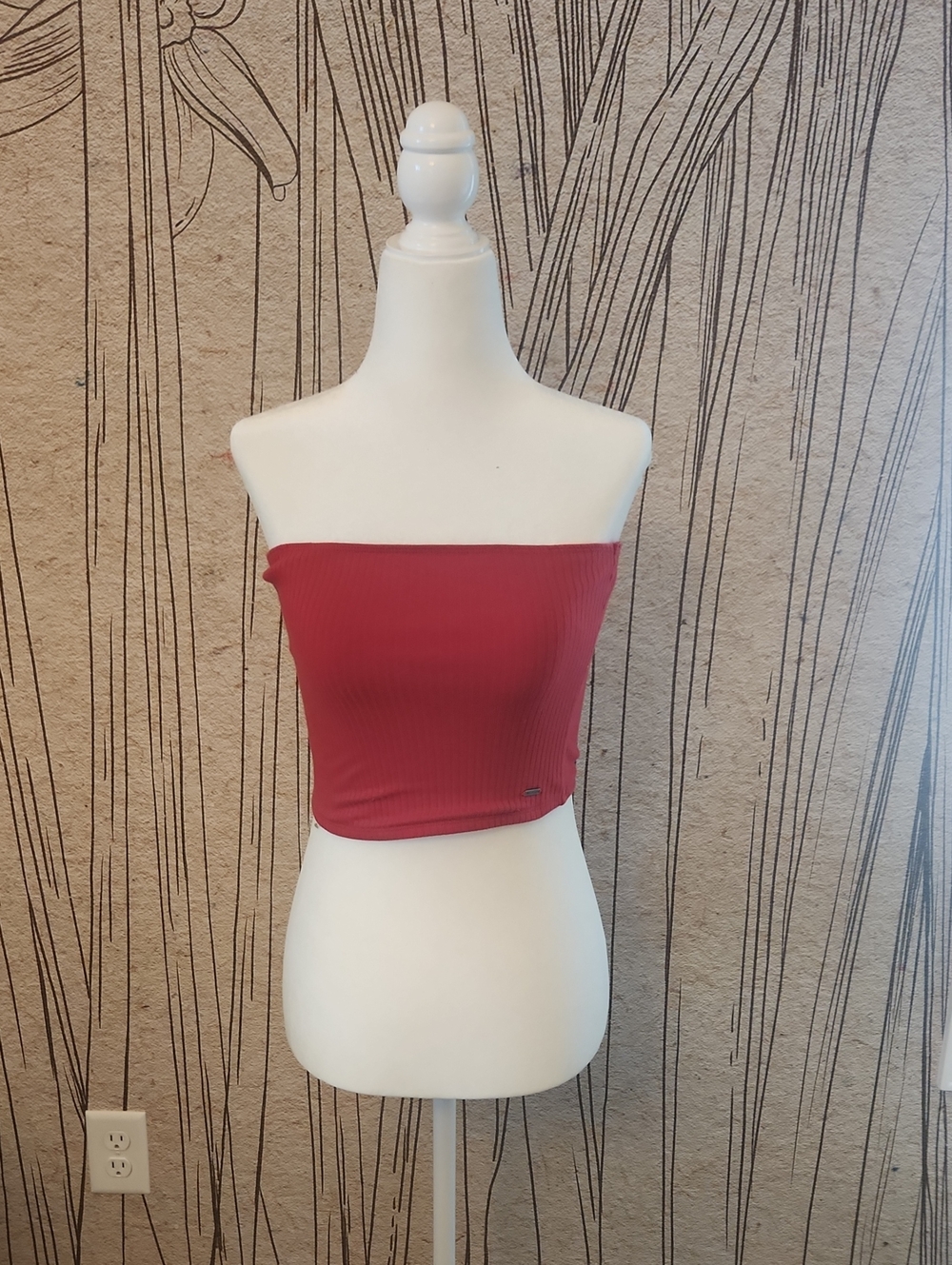 Hollister Ribbed Strapless Crop Top in Red